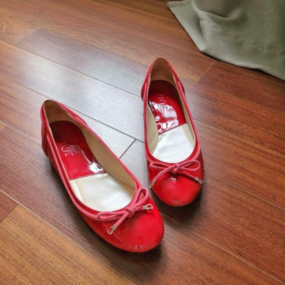 CHRISTIAN DIOR Vertigo red patent leather ballerina flats suede pink detail